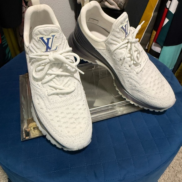 Louis Vuitton White Knit Run Away Sneaker – Men’s Size EU 9 (US 10 - Picture 1 of 7